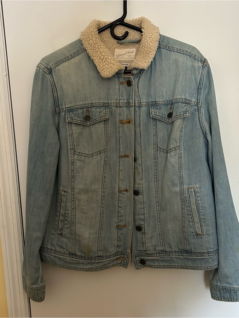 Universal Thread Light Blue Denim Jacket with Cream Sherpa Collar